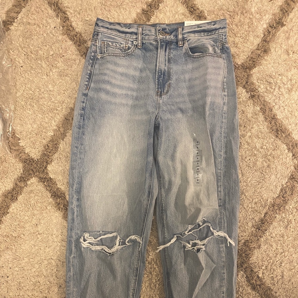 American Eagle 6Long Relaxed Mom Jean